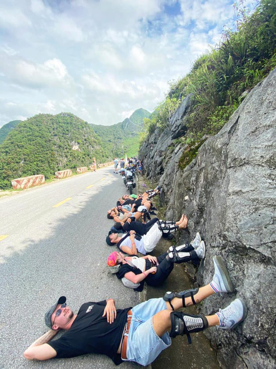 Lazy Cat Homestay - Motorbikes Rental & Tours Хазянг Экстерьер фото
